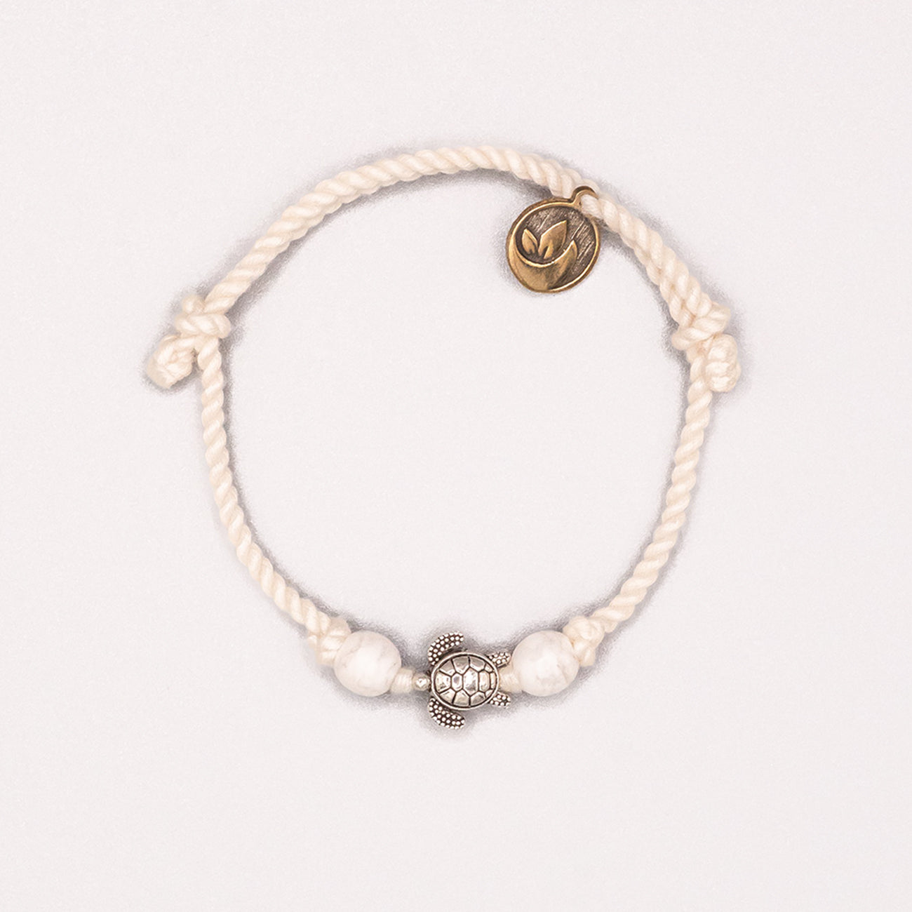 Armband wit "TURTLE"