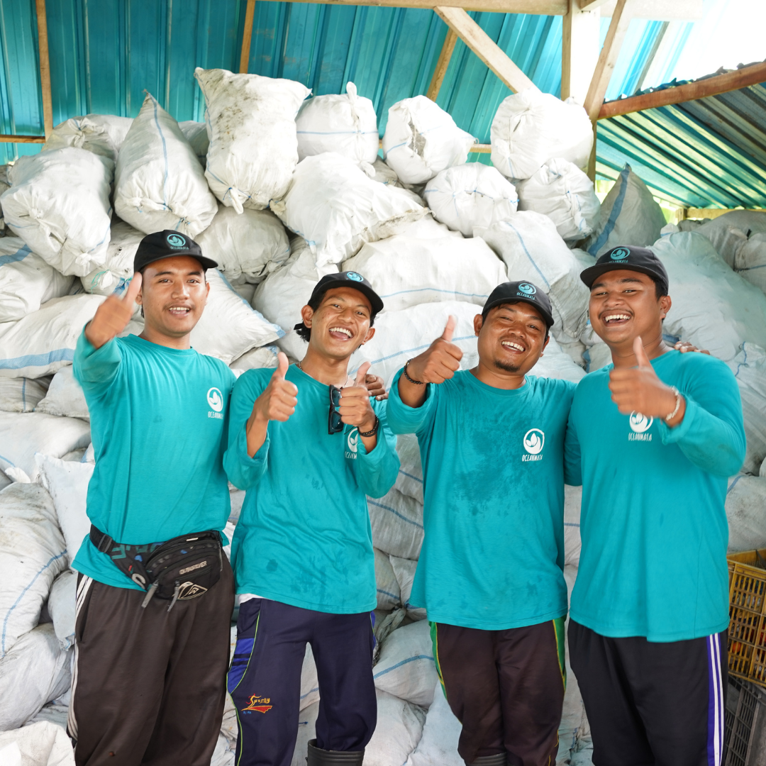 iPhone 12 pro max Hülle - durchsichtig ozeanblau - nachhaltig – Ansicht 3