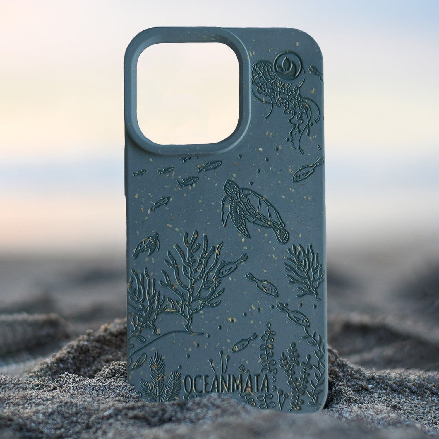 iPhone 12 mini Hülle 'TURTLE Family' - blau - nachhaltig – Ansicht 3