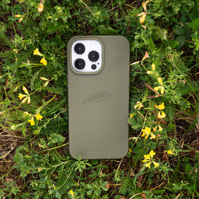 iPhone 15 plus Hülle - grün - "TURTLE" - nachhaltig – Ansicht 4