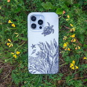 iPhone 13 pro max Hülle - Schildkröten weiß - "White Silent Waves" - nachhaltig