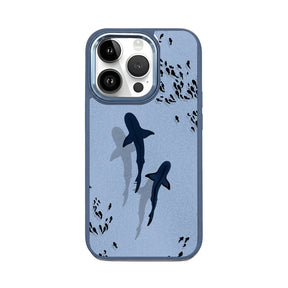 iPhone 14 pro max hoesje - Haaienblauw - "Into the blue" duurzaam