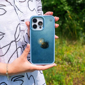 iPhone 15 pro Hülle - Anglerfisch blau - "Sour" - nachhaltig